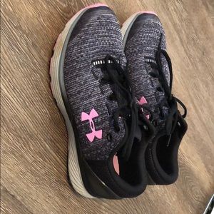 Size 6Y under armour